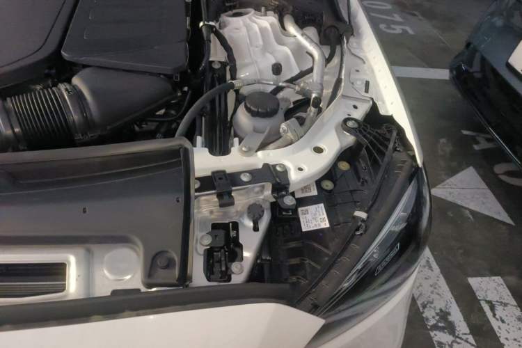 Used Mercedes-Benz C-Class 2026 C 260 L Sport Edition Engine Bay Left