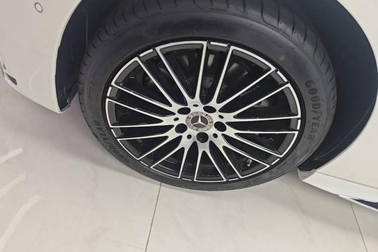 Used Mercedes-Benz C-Class 2026 C 260 L Sport Special Edition Left Front Wheel Hub