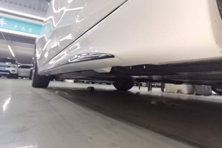 Used Mercedes-Benz C-Class 2026 C 260 L Moonlight Sport Edition Left Side Sill