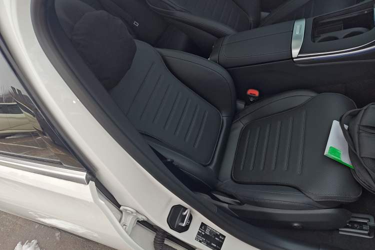 Used Mercedes-Benz C-Class 2026 C 260 L Sport Edition Right Front Seat