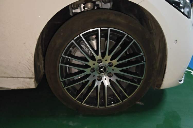 Used Mercedes-Benz C-Class 2026 C 260 L Sport Edition Right Front Wheel Hub