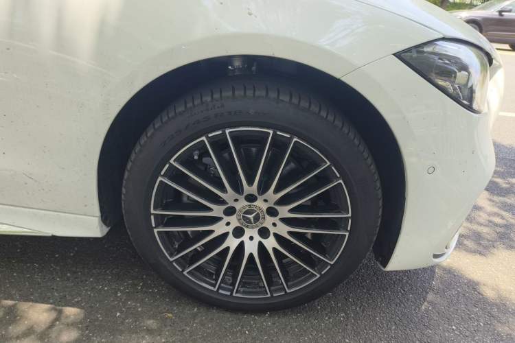 Used Mercedes-Benz C-Class 2026 C 200 L Sport Edition Right Front Wheel Hub