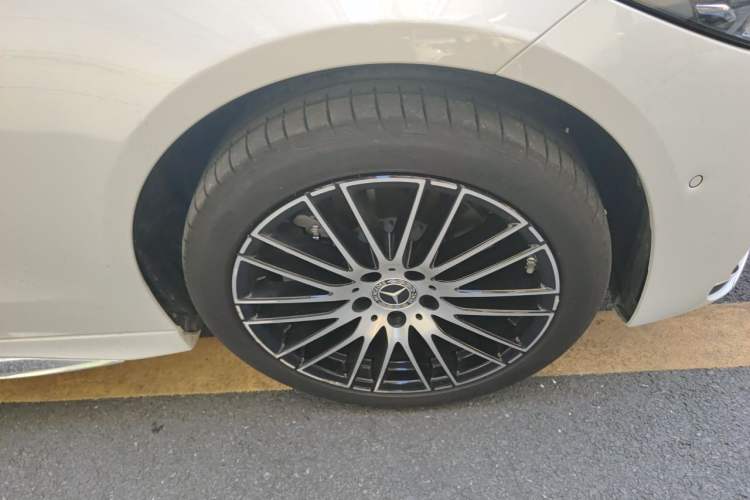 Used Mercedes-Benz C-Class 2026 C 260 L Sport Edition Right Front Wheel Hub