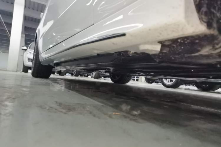 Used Mercedes-Benz C-Class 2026 C 260 L Moonlight Sport Edition Right Side Sill