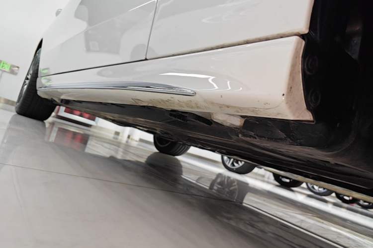 Used Mercedes-Benz C-Class 2026 C 260 L Sport Special Edition Right Side Sill