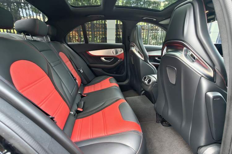 Used Mercedes-Benz C-Class AMG 2019 AMG C 63 S Interior 15