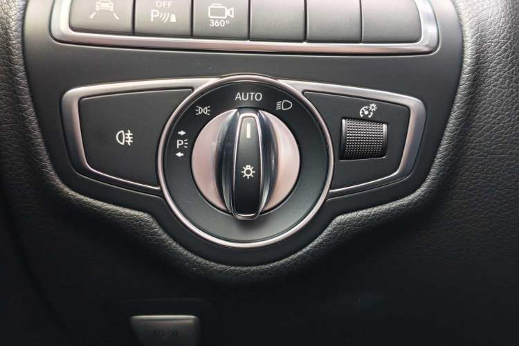 Used Mercedes-Benz C-Class AMG 2017 AMG C 43 4MATIC Special Edition Interior 3