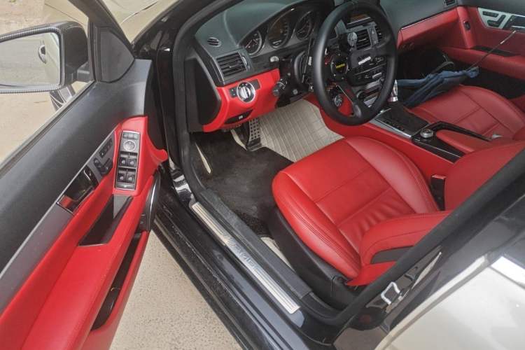 Used Mercedes-Benz C-Class AMG 2009 AMG C 63 Sport Edition Driver Seat