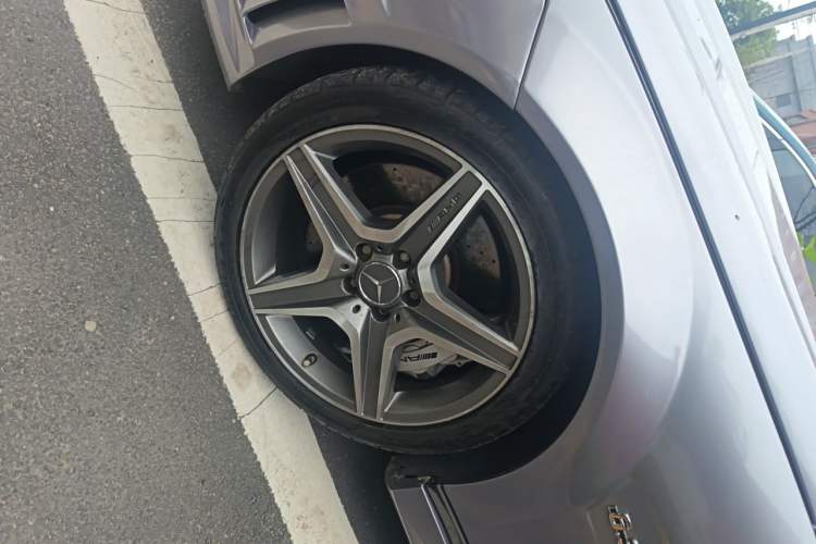 Used Mercedes-Benz C-Class AMG 2009 AMG C 63 Sport Edition Right Front Wheel Hub