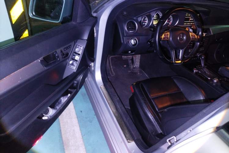Used Mercedes-Benz C-Class AMG 2009 AMG C 63 Sport Edition Driver Seat