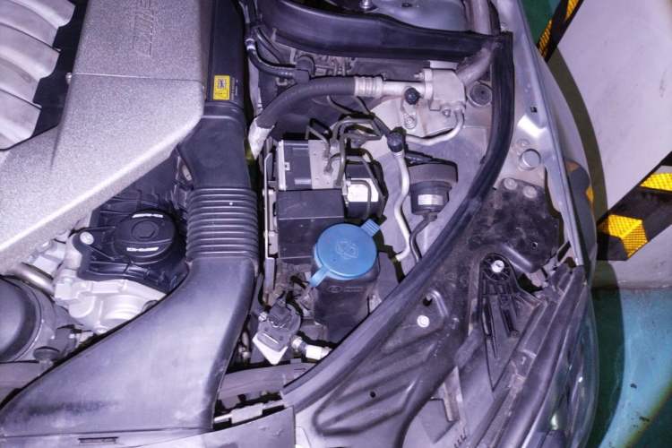 Used Mercedes-Benz C-Class AMG 2009 AMG C 63 Sport Edition Engine Bay Left