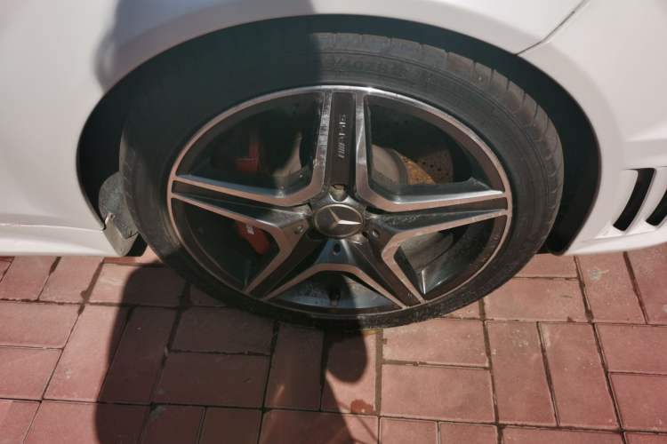 Used Mercedes-Benz C-Class AMG 2009 AMG C 63 Sport Edition Right Front Wheel Hub