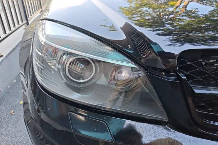 Used Mercedes-Benz C-Class AMG 2010 AMG C 63 Sport Enhancement Edition Right Front Headlight