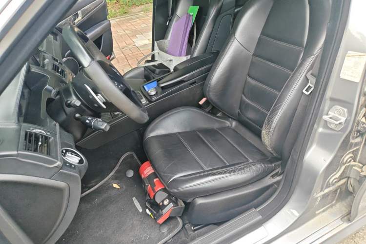 Used Mercedes-Benz C-Class AMG 2010 AMG C 63 High-Performance Edition Left Front Seat