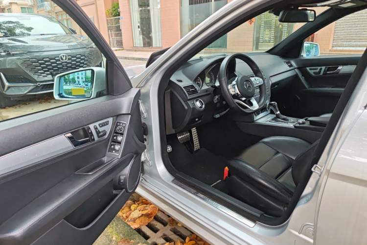 Used Mercedes-Benz C-Class AMG 2010 AMG C 63 Sport Enhancement Edition Driver Seat