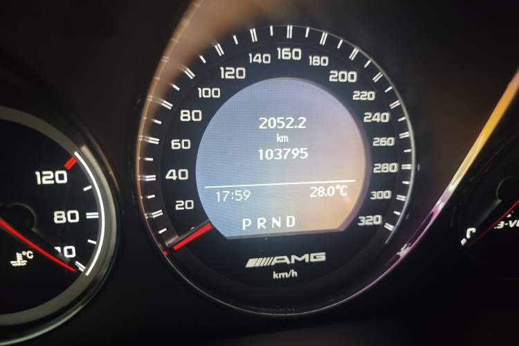 Used Mercedes-Benz C-Class AMG 2010 AMG C 63 Sport Enhancement Edition Odometer Close Up