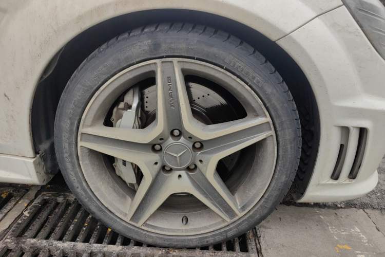 Used Mercedes-Benz C-Class AMG 2010 AMG C 63 Sport Enhancement Edition Right Front Wheel Hub
