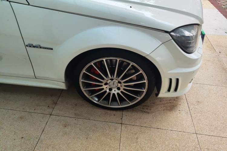 Used Mercedes-Benz C-Class AMG 2010 AMG C 63 High-Performance Edition Right Front Wheel Hub