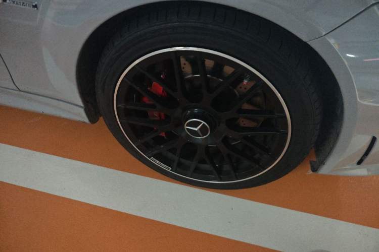 Used Mercedes-Benz C-Class AMG 2010 AMG C 63 Sport Enhancement Edition Right Front Wheel Hub