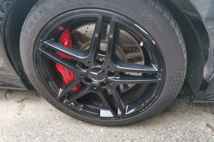 Used Mercedes-Benz C-Class AMG 2012 AMG C 63 Sport Edition Right Front Wheel Hub