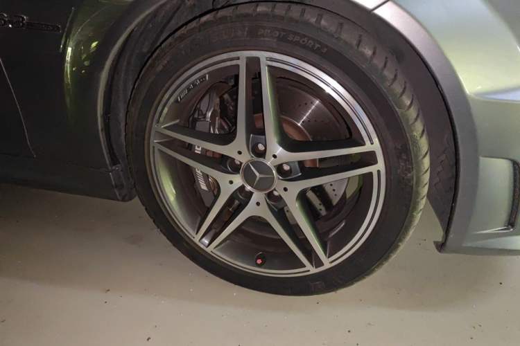 Used Mercedes-Benz C-Class AMG 2012 AMG C 63 Sport Edition Right Front Wheel Hub