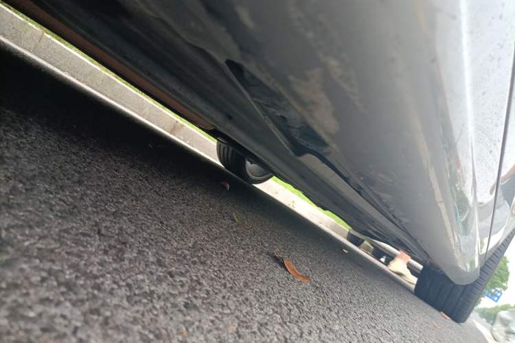 Used Mercedes-Benz C-Class AMG 2012 AMG C 63 Sport Edition Chassis Front Left