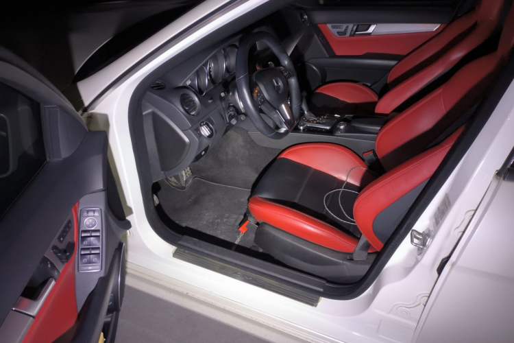 Used Mercedes-Benz C-Class AMG 2012 AMG C 63 Sport Edition Driver Seat