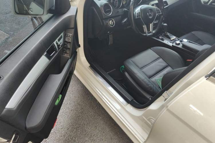 Used Mercedes-Benz C-Class AMG 2012 AMG C 63 Sport Edition Driver Seat