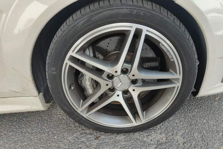 Used Mercedes-Benz C-Class AMG 2012 AMG C 63 Sport Edition Right Front Wheel Hub
