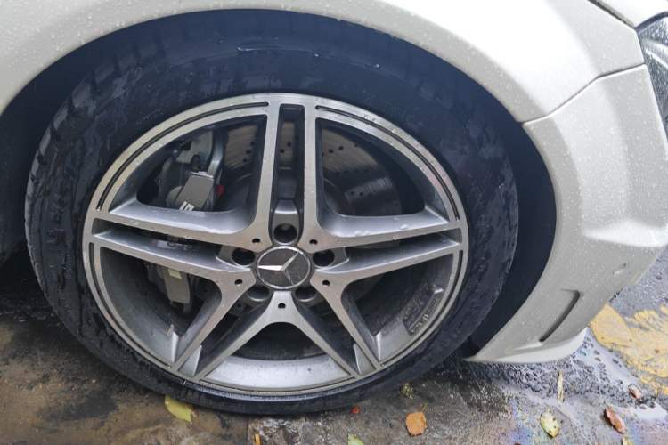 Used Mercedes-Benz C-Class AMG 2012 AMG C 63 Sport Edition Right Front Wheel Hub