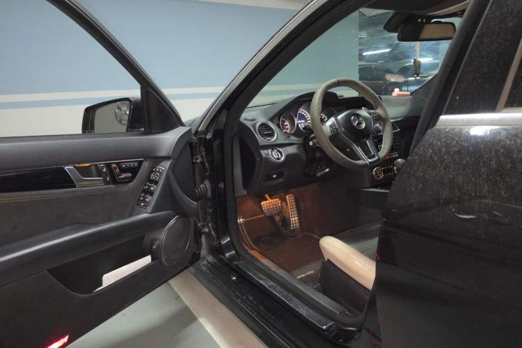 Used Mercedes-Benz C-Class AMG 2014 AMG C 63 Edition 507 Driver Seat