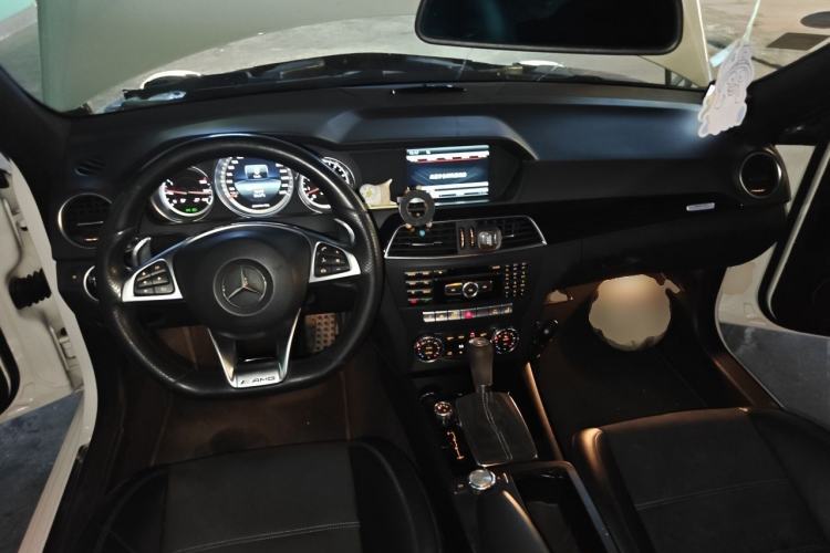 Used Mercedes-Benz C-Class AMG 2014 AMG C 63 Edition 507 Center Console
