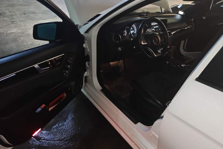 Used Mercedes-Benz C-Class AMG 2014 AMG C 63 Edition 507 Driver Seat