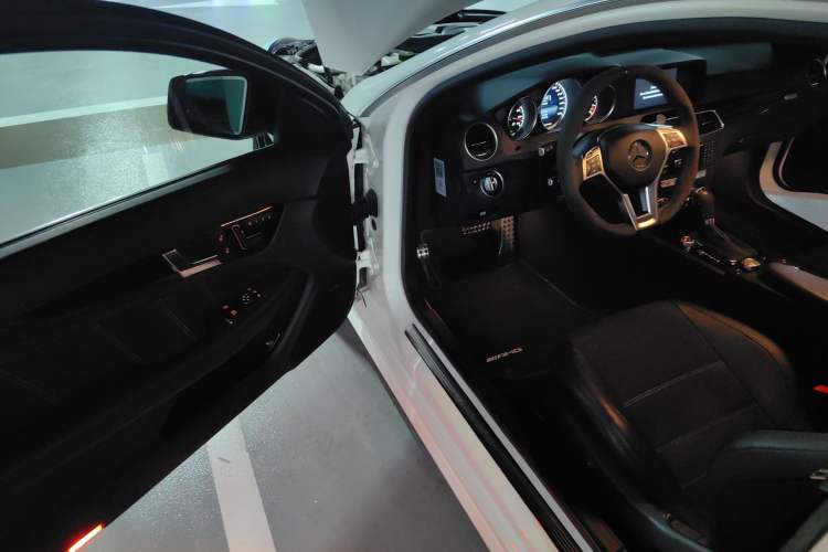 Used Mercedes-Benz C-Class AMG 2014 AMG C 63 Coupe Edition 507 Driver Seat