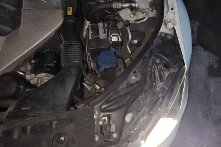Used Mercedes-Benz C-Class AMG 2014 AMG C 63 Edition 507 Engine Bay Left