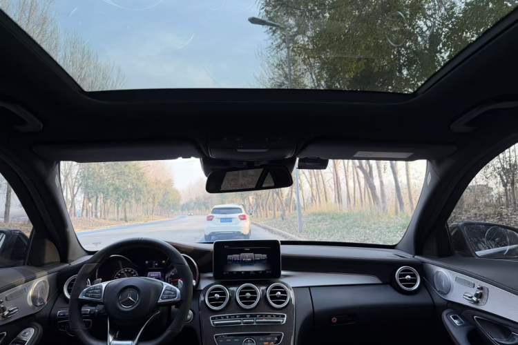 Used Mercedes-Benz C-Class AMG 2015 AMG C 63 Interior 2