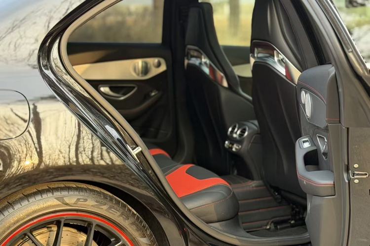 Used Mercedes-Benz C-Class AMG 2015 AMG C 63 Interior 5
