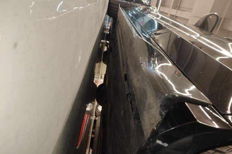 Used Mercedes-Benz C-Class AMG 2015 AMG C 63 Left Side Sill