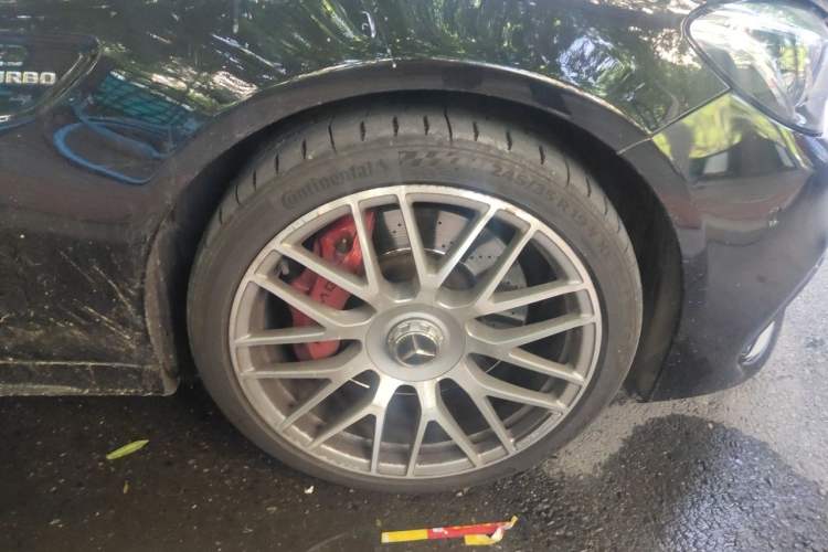 Used Mercedes-Benz C-Class AMG 2015 AMG C 63 Right Front Wheel Hub