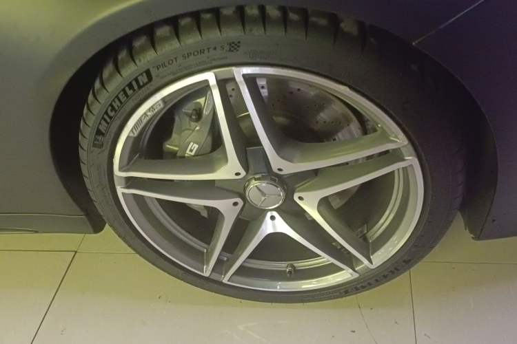Used Mercedes-Benz C-Class AMG 2015 AMG C 63 Right Front Wheel Hub