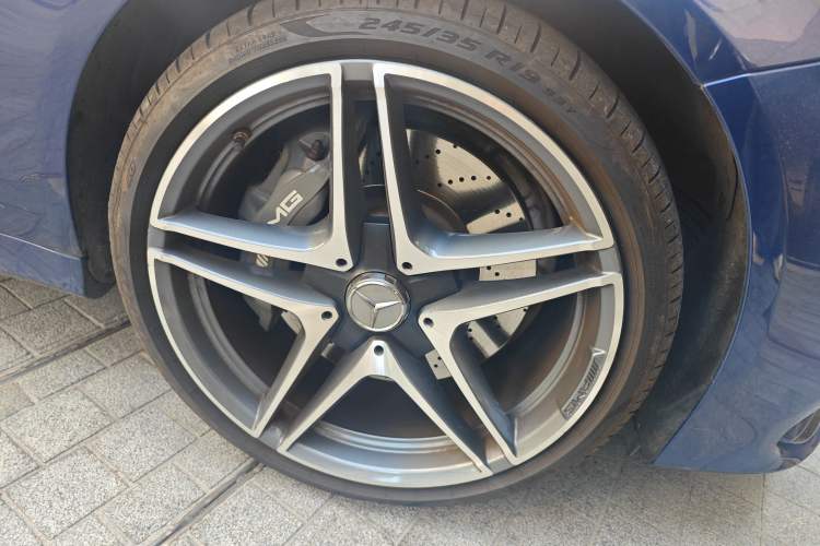 Used Mercedes-Benz C-Class AMG 2015 AMG C 63 Right Front Wheel Hub