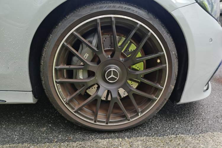 Used Mercedes-Benz C-Class AMG 2015 AMG C 63 Right Front Wheel Hub