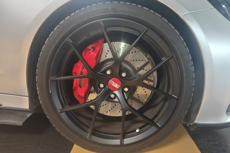 Used Mercedes-Benz C-Class AMG 2015 AMG C 63 Right Front Wheel Hub
