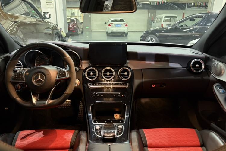 Used Mercedes-Benz C-Class AMG 2015 AMG C 63 Interior 4