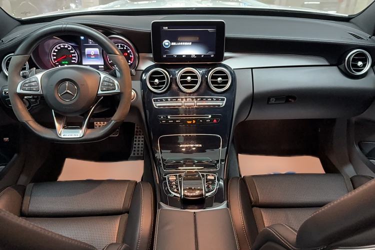 Used Mercedes-Benz C-Class AMG 2015 AMG C 63 Interior 9