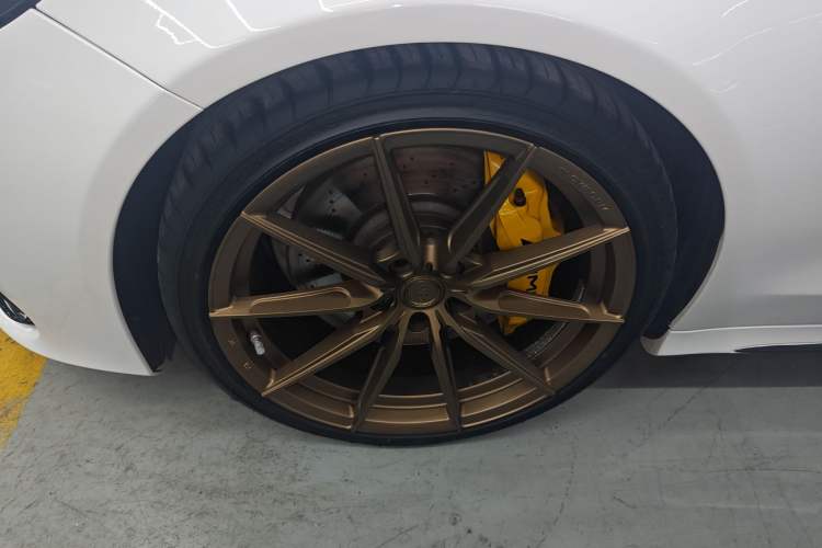 Used Mercedes-Benz C-Class AMG 2015 AMG C 63 Left Front Wheel Hub