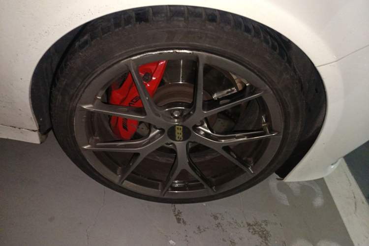 Used Mercedes-Benz C-Class AMG 2015 AMG C 63 Right Front Wheel Hub