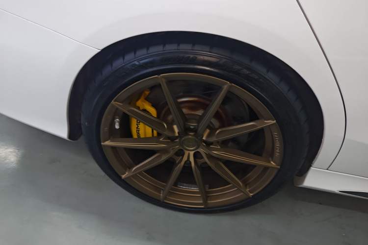 Used Mercedes-Benz C-Class AMG 2015 AMG C 63 Right Rear Wheel Hub
