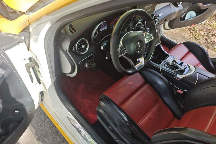 Used Mercedes-Benz C-Class AMG 2015 AMG C 63 Interior 3