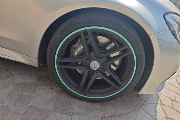 Used Mercedes-Benz C-Class AMG 2016 AMG C 63 Coupe Right Front Wheel Hub